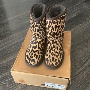 UGG Classic Short Exotic with Cheetah Print